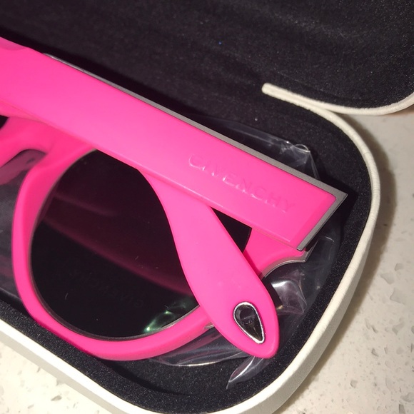 GIVENCHY Fluorescent Neon Pink Summer Sunglasses - Picture 4 of 7
